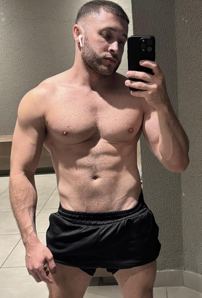 Chico busca chica en Málaga: 