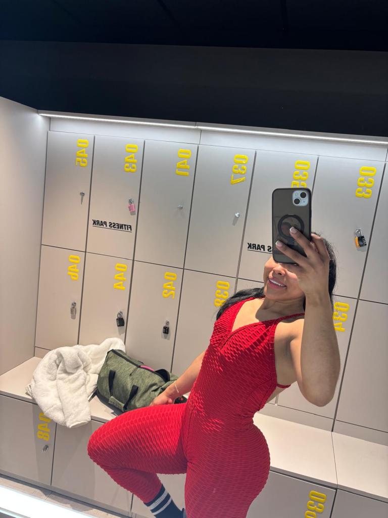 631885968: Chica busca chico en Granada