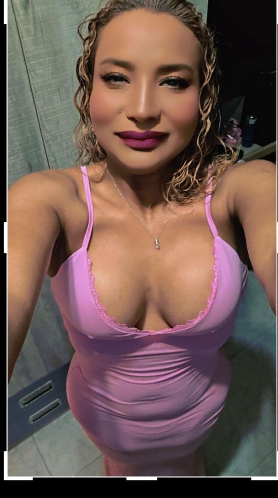 631041451: Chica busca chico en Barcelona