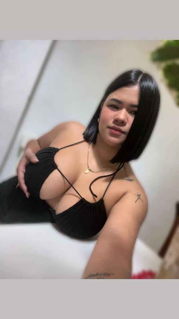 667478355: Chica busca chico en Madrid