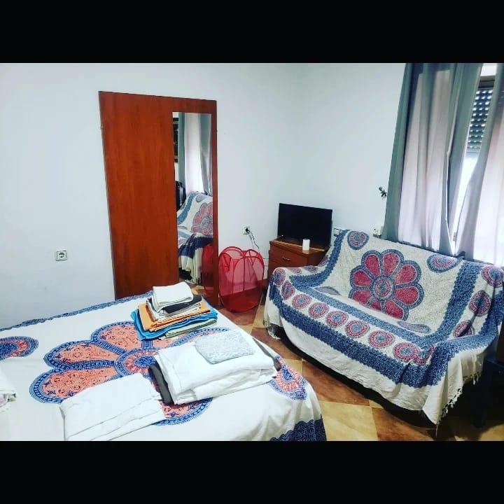 615692318: Chica busca chico en Cádiz