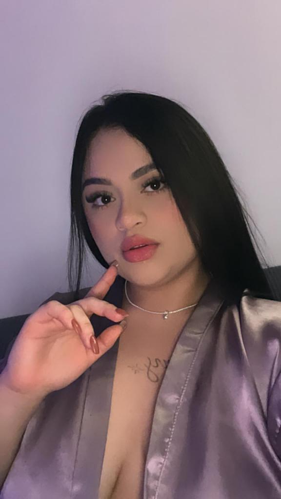 631713974: Chica busca chico en Barcelona