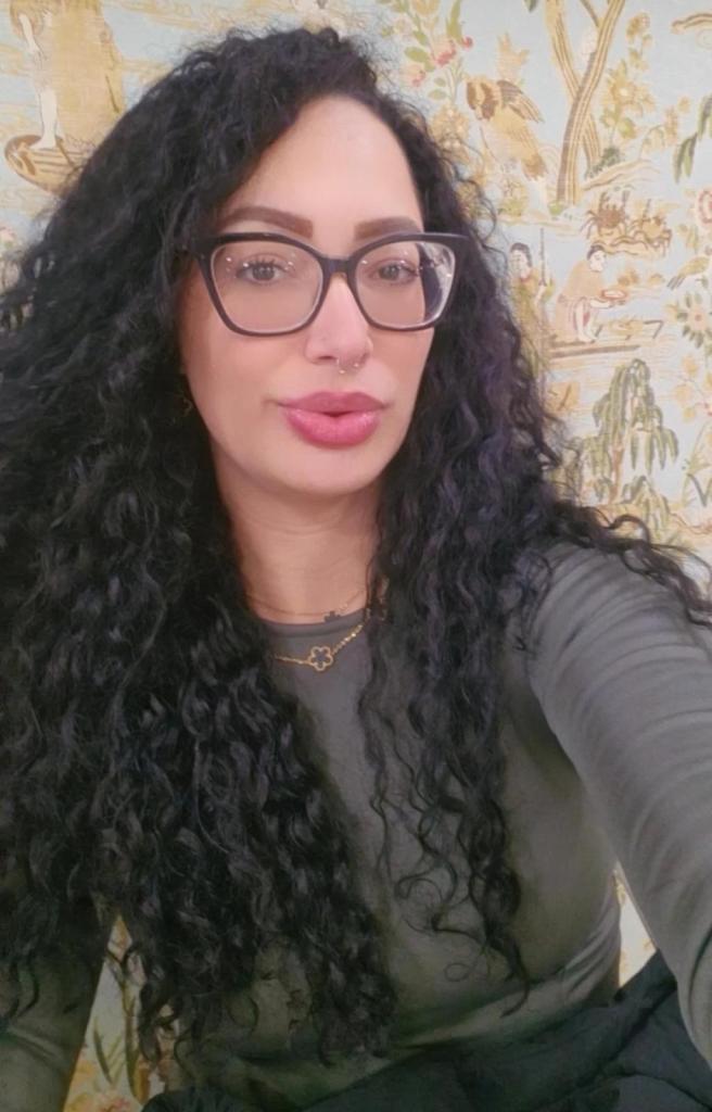 613677079: Chica busca chico en Lugo