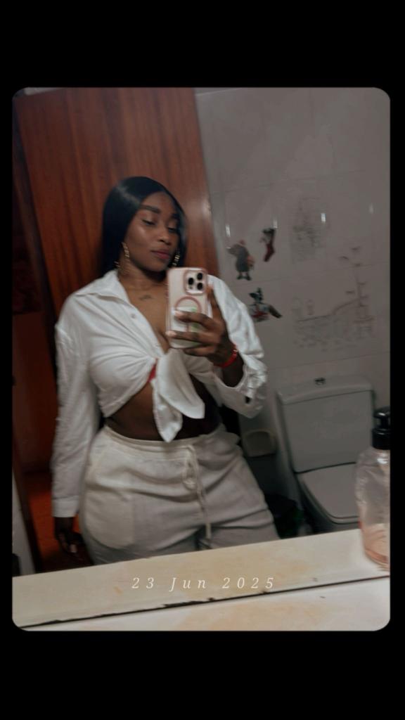 670449604: Chica busca chico en Lérida