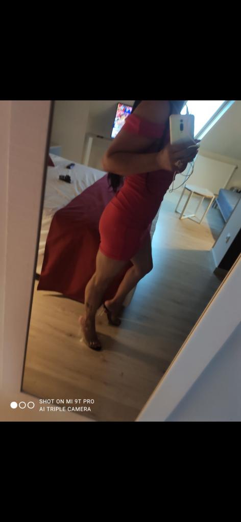 624159030: Chica busca chico en Lérida