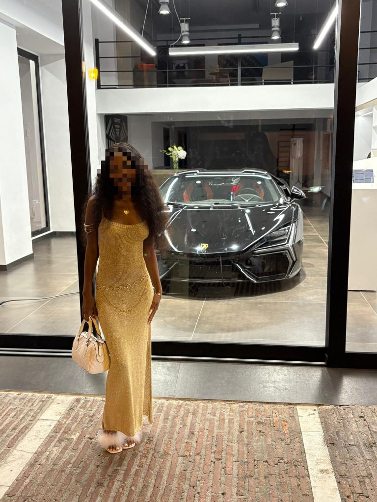 663207952: Chica busca chico en Málaga