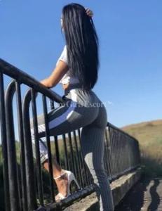 611235443: Chica busca chico en Madrid