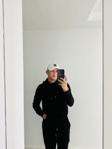 642227329: Chico busca chica en Pontevedra