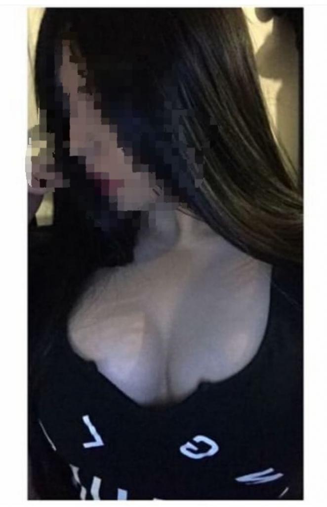 643978028: Chica busca chico en Barcelona