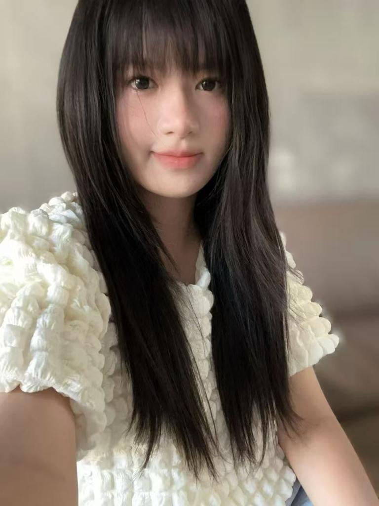 692077540: Chica busca chico en Barcelona