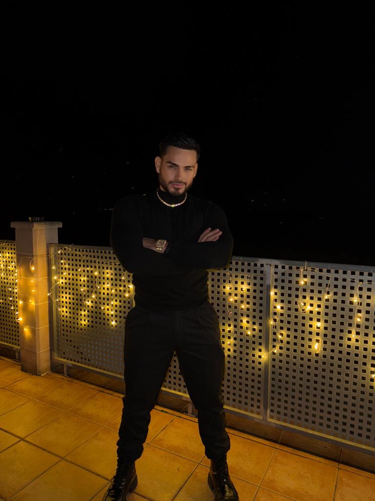 Chico busca chica en Mallorca: 