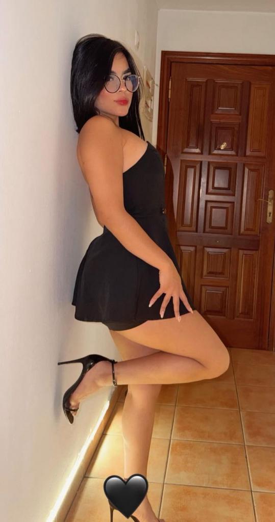 672506295: Chica busca chico en Málaga