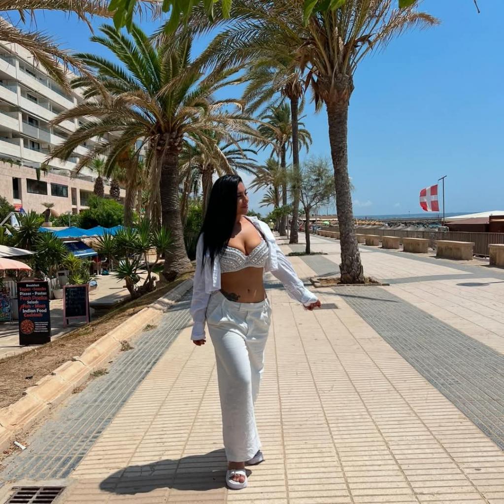 631332698: Chica busca chico en Mallorca