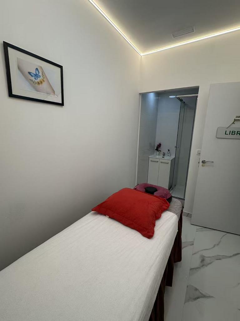 612299666: Chica busca chico en Madrid