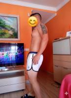 677433729: Chico busca chica en Pontevedra