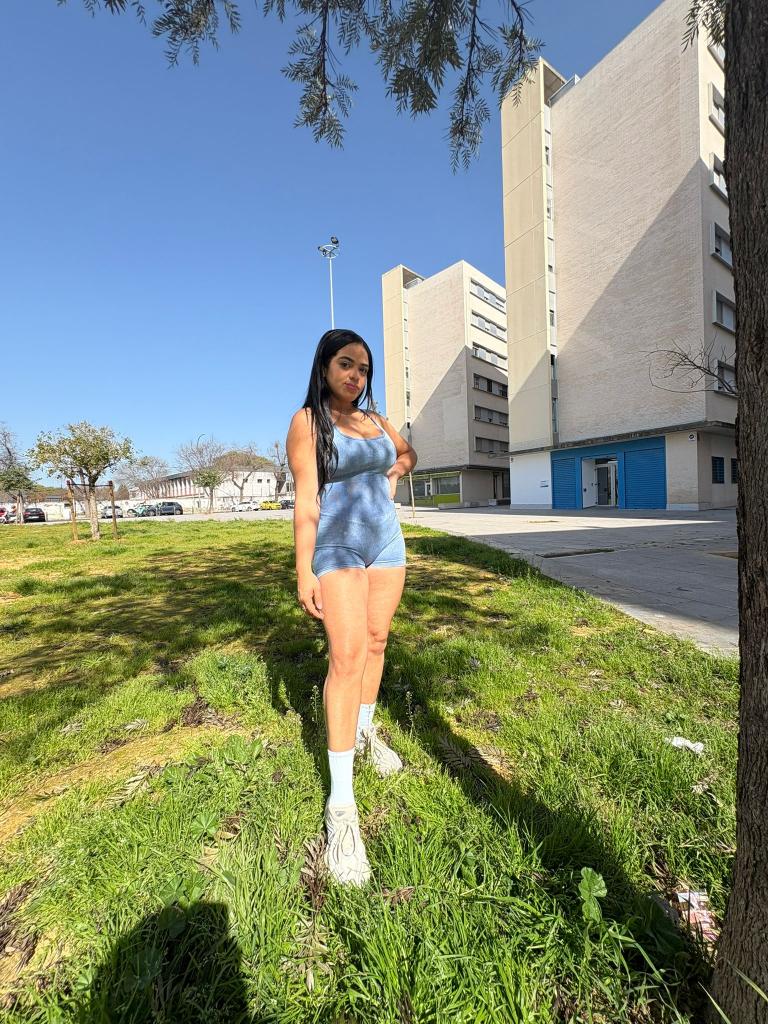 632949470: Chica busca chico en Sevilla