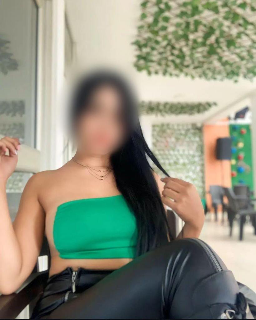 672534285: Chica busca chico en Madrid