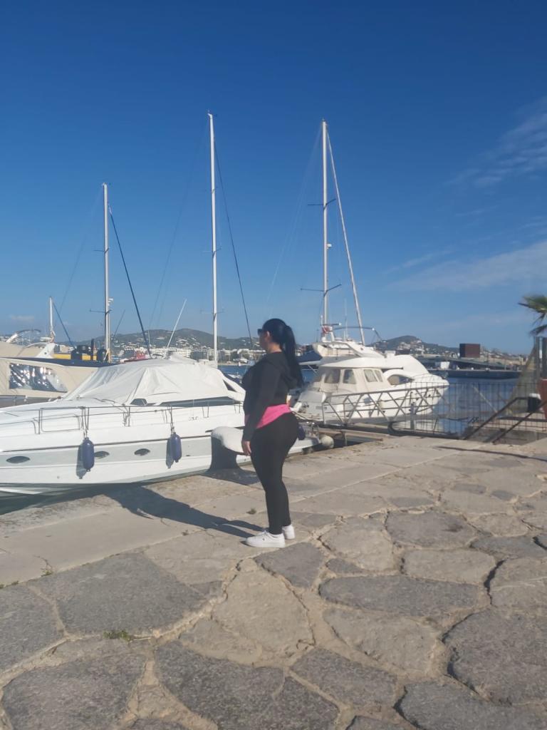 Chica busca chico en Ibiza: 