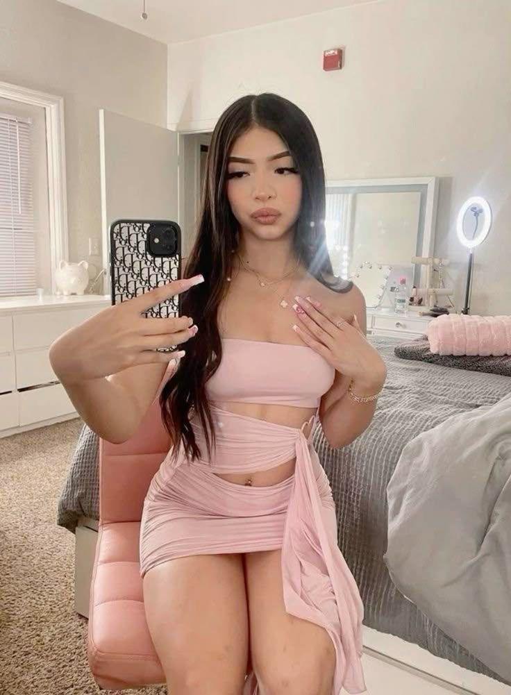 670499532: Chica busca chico en Málaga