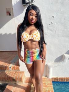 658139399: Chica busca chico en Málaga