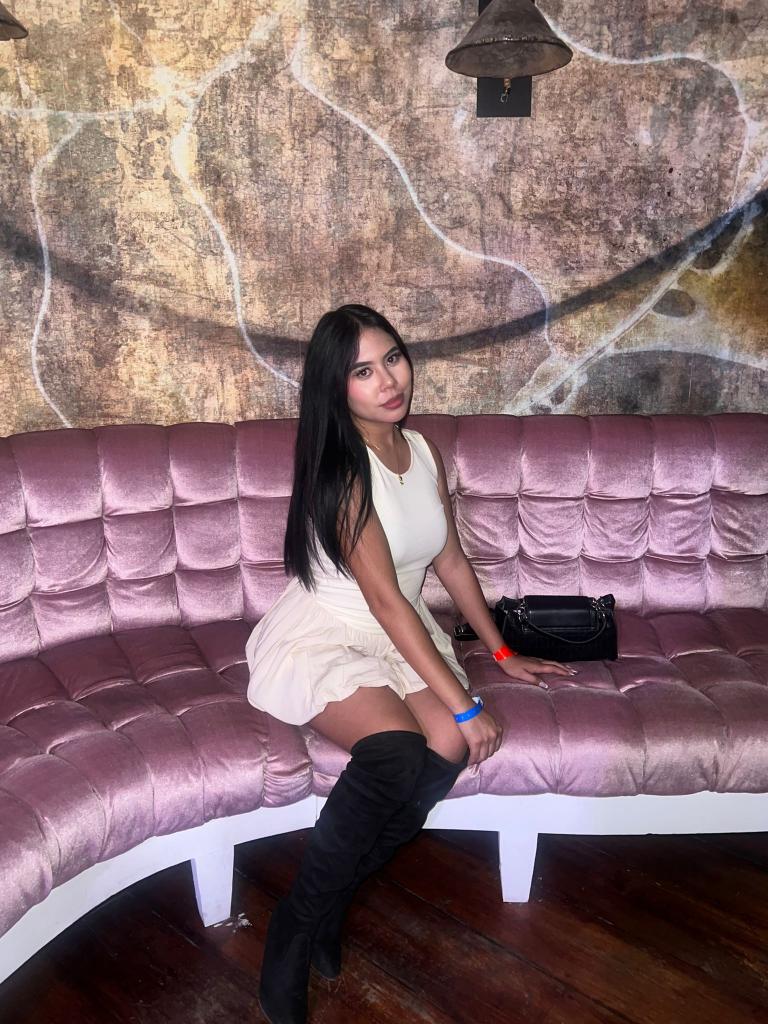 617746381: Chica busca chico en Madrid