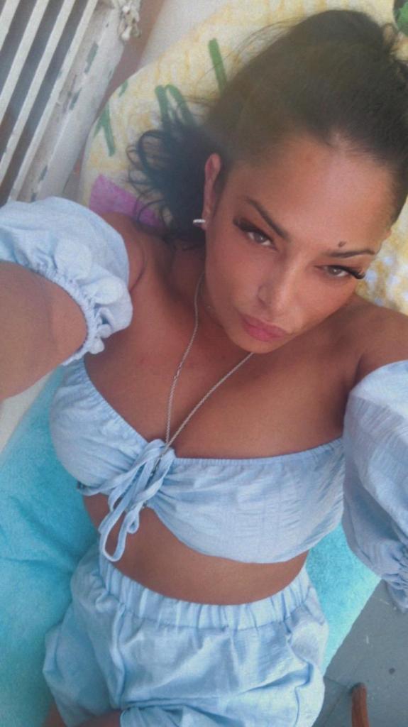 Chica busca chico en Ibiza: Chica busca chico