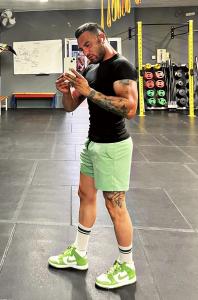 612561084: Chico busca chica en Cádiz