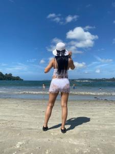 667895381: Chica busca chico en La Coruña