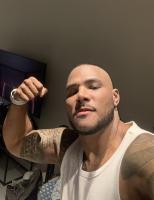 614383824: Chico busca chica en Barcelona