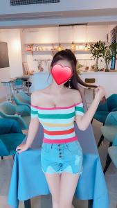 617650131: Chica busca chico en Barcelona