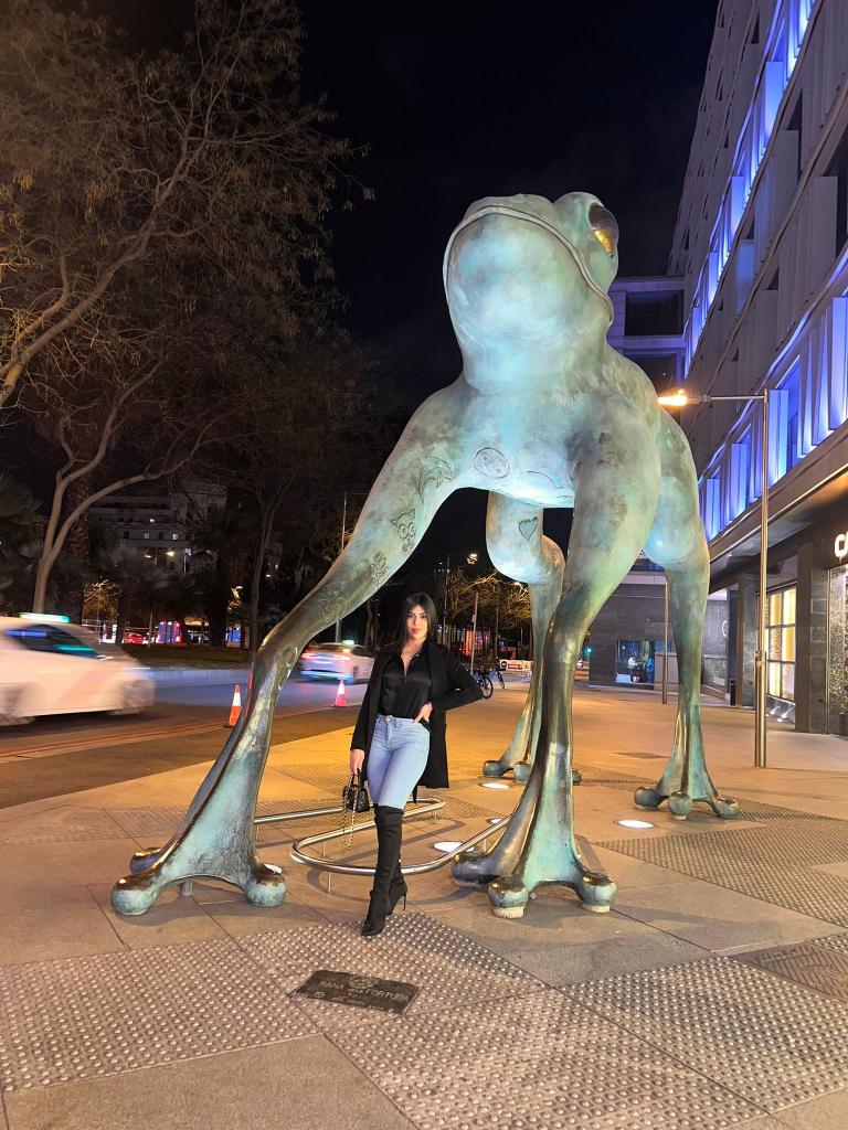 624976681: Chica busca chico en Madrid