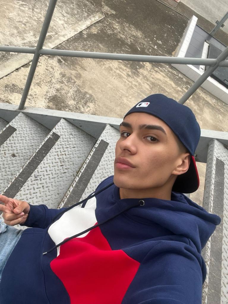 610922803: Chico busca chica en Madrid