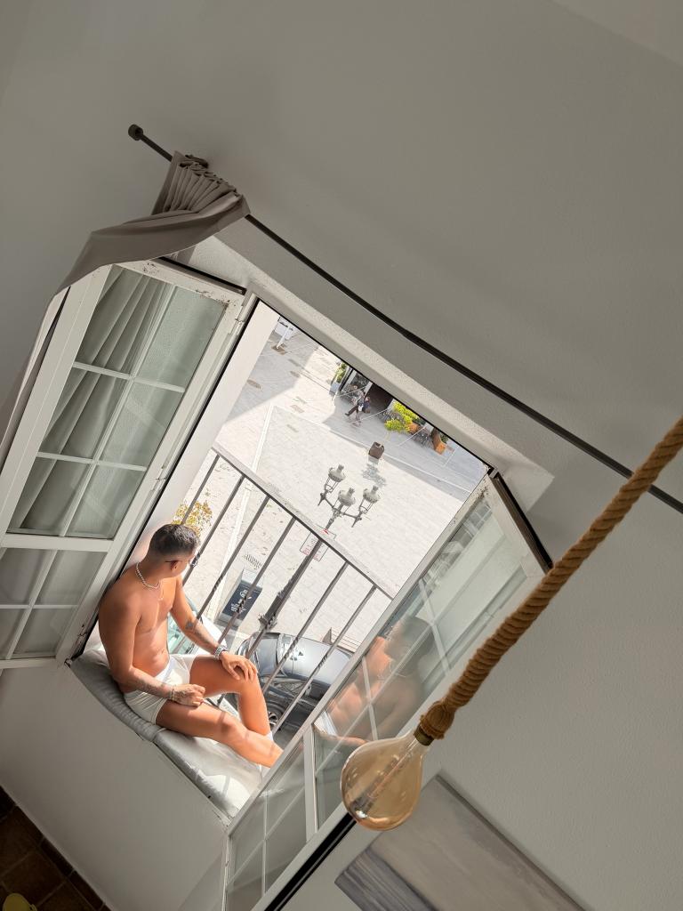 643695984: Chico busca chica en Cádiz