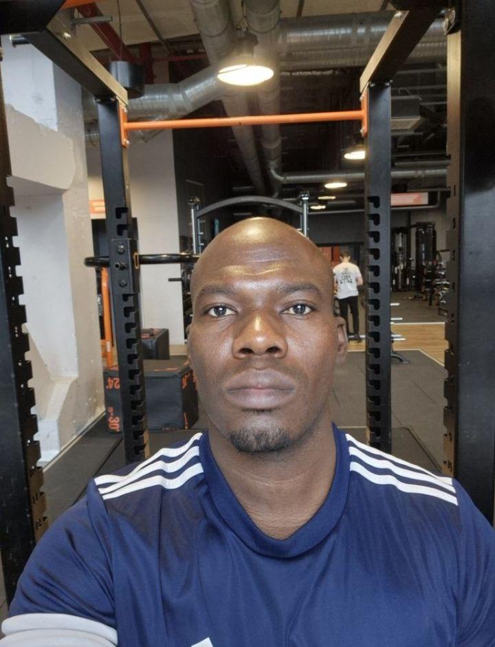 634369458: Chico busca chica en Barcelona