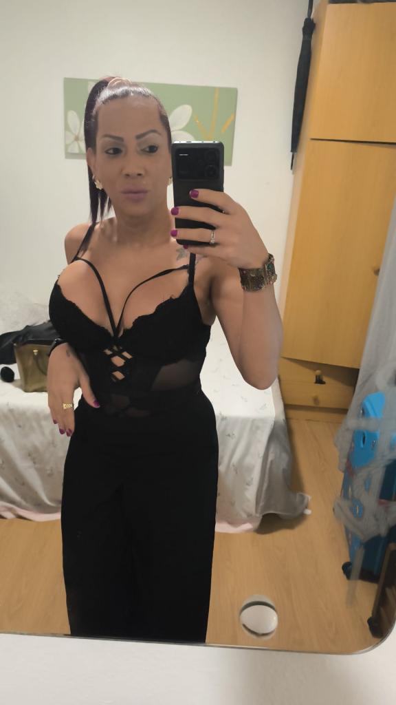 613276295: Chica busca chico en Barcelona