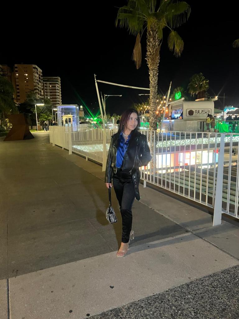 602667786: Chica busca chico en Málaga