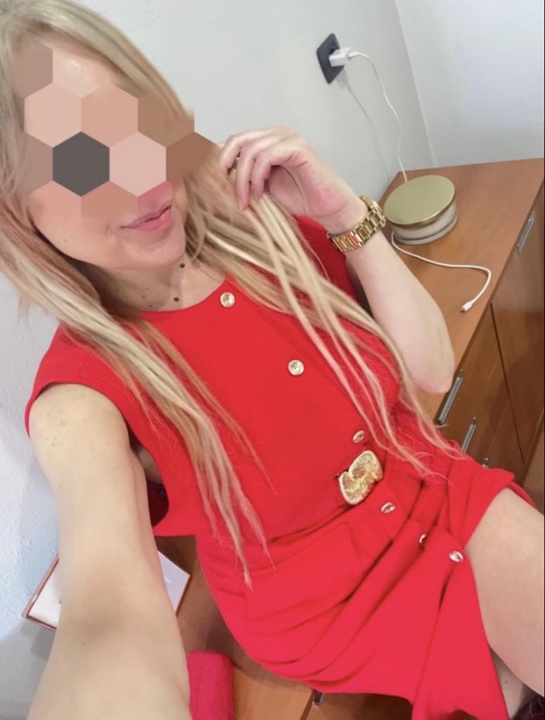 612207530: Chica busca chico en Barcelona