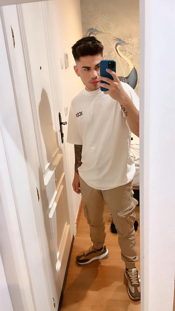 667692120: Chico busca chica en Sevilla