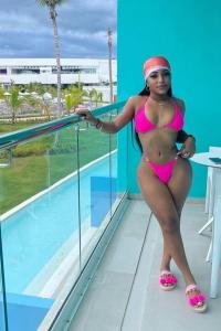 645700698: Chica busca chico en Granada