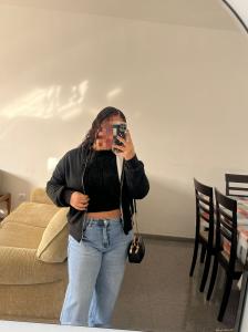 692078081: Chica busca chico en Valencia