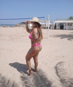 692727390: Chica busca chico en Gerona