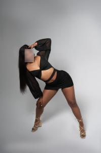 613724643: Chica busca chico en Barcelona