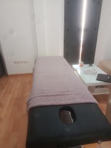 742015113: Chica busca chico en Granada