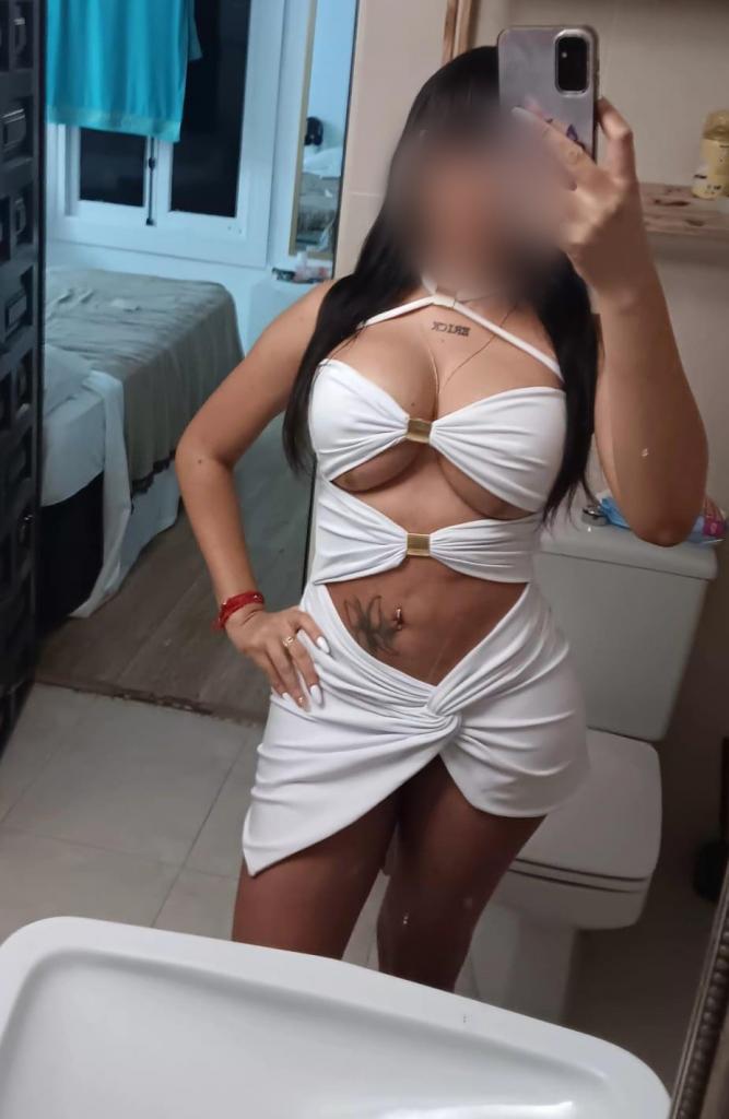 Chica busca chico en Alicante: Chica busca chico