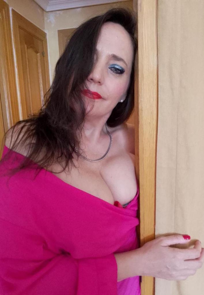 635303303: Chica busca chico en Madrid