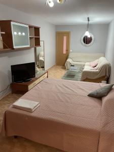 663847736:  en Málaga