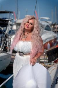 637828903: Chica busca chico en Barcelona