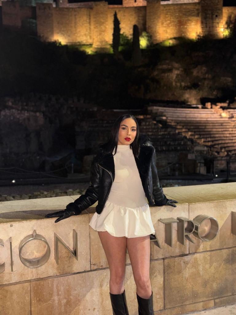 602436229: Chica busca chico en Málaga