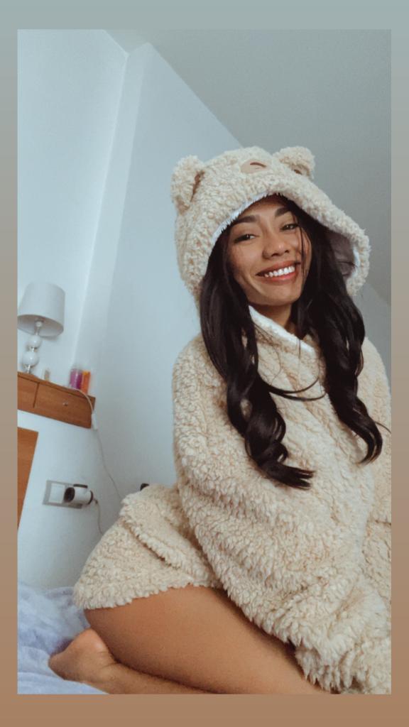 674447458: Chica busca chico en Barcelona