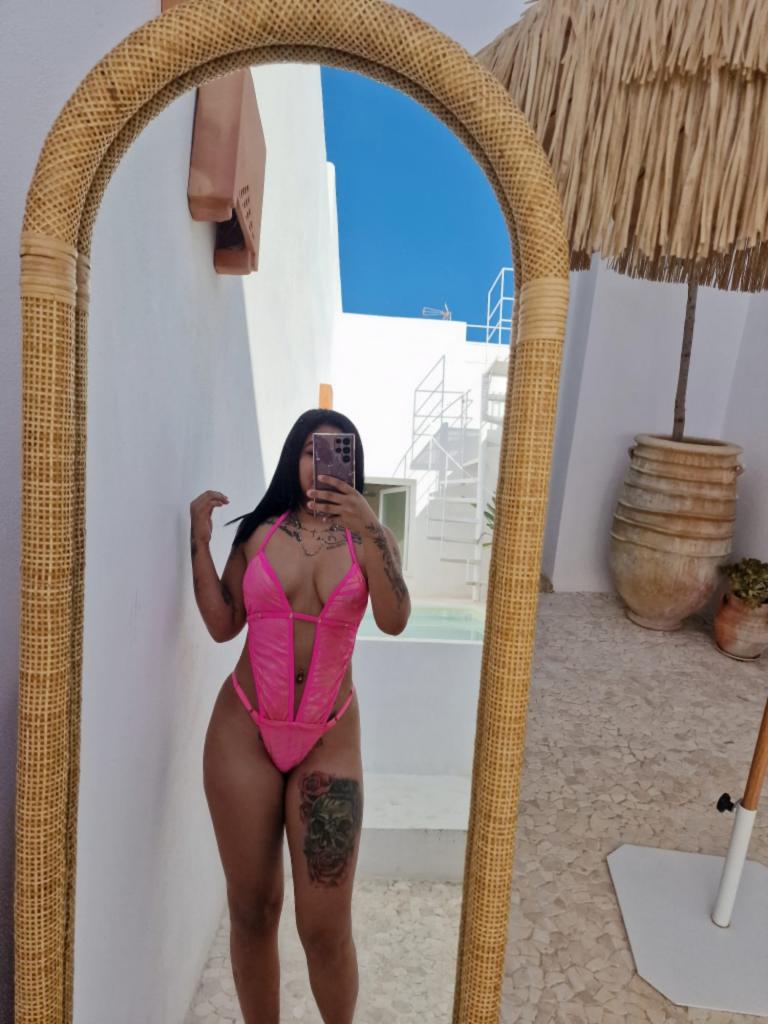 614431989: Chica busca chico en Sevilla